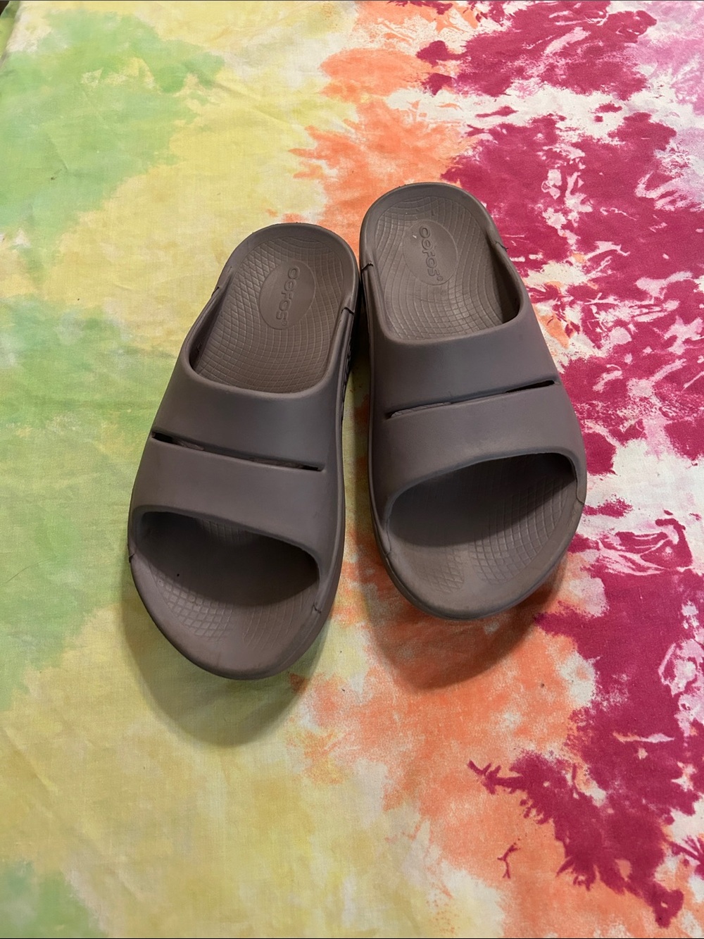 Oofos pale purple slides size 7